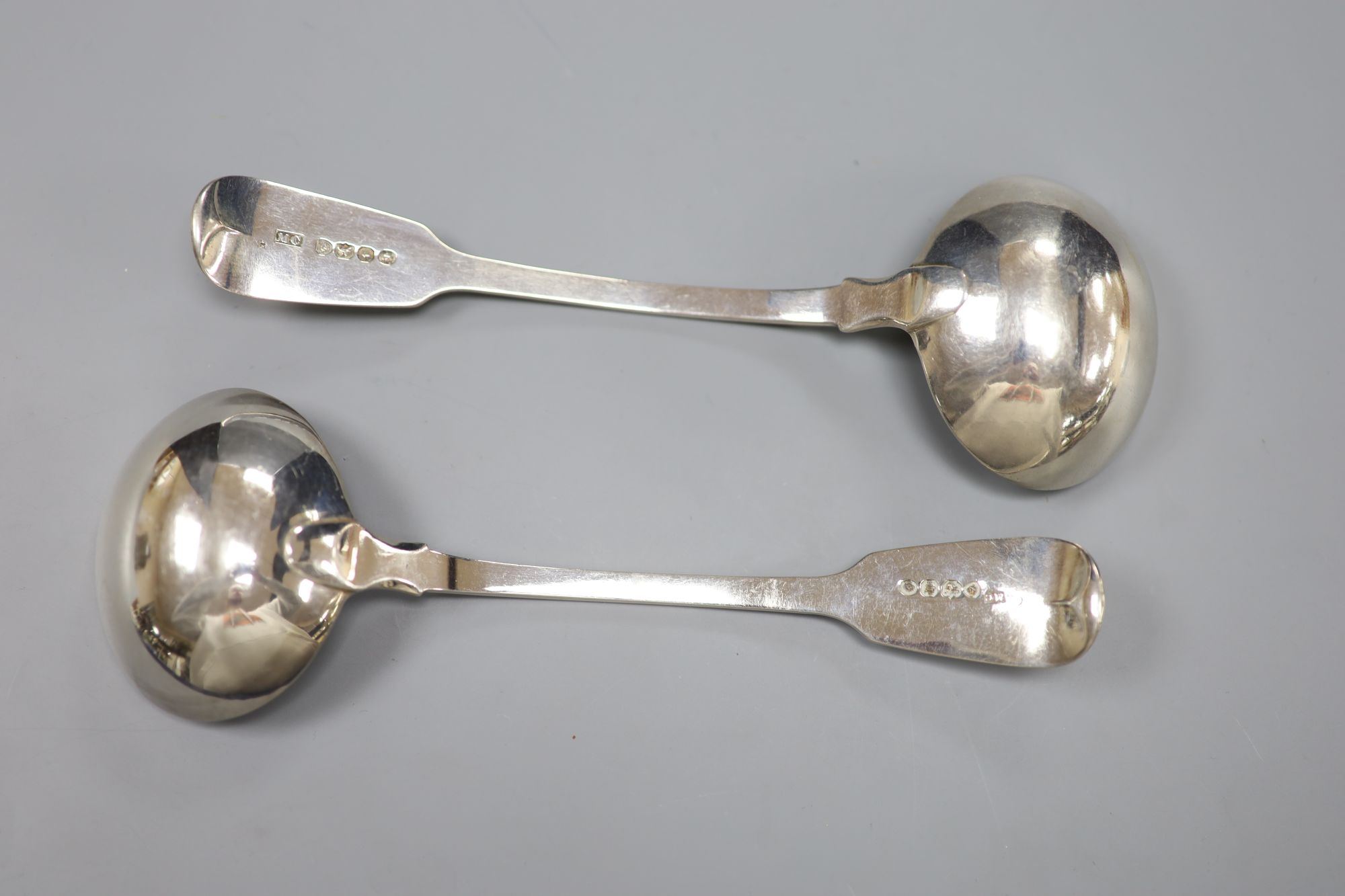 A pair of William IV silver fiddle pattern sauce ladles, Mary Chawner, London, 1834, 4oz.